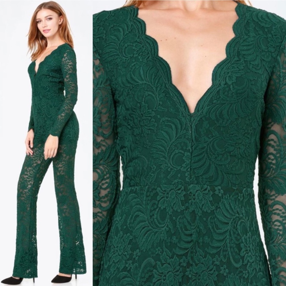 Bebe green lace jumpsuit with v-neck. In good condition. sz 6.